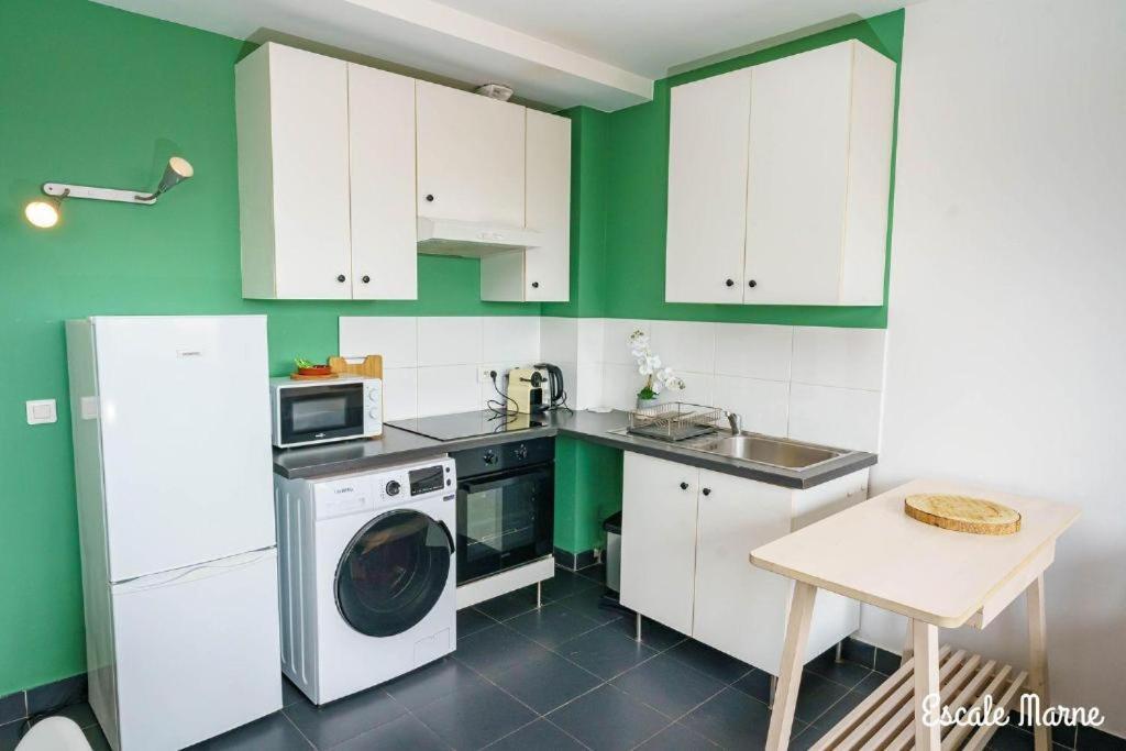 Escale-Marne Fr - 202 - Free Parking - Free Luggage Storage - All Equipped - Linen Included - Washing Machine - 10Mn Walk Metro 8 - Rer A - Panoramic View - From 1 To 14 Guests Maisons-Alfort Room photo